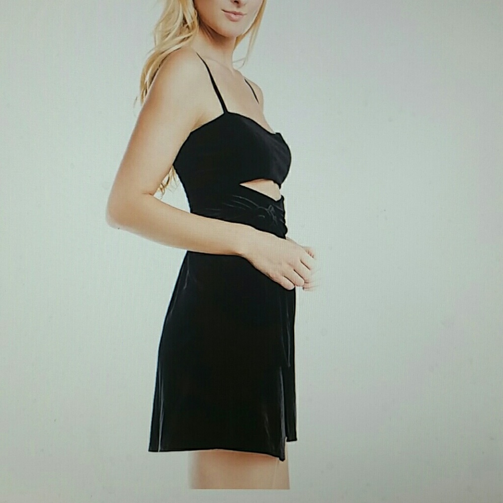 Velvet Wrap Dress - Picture 4 of 7